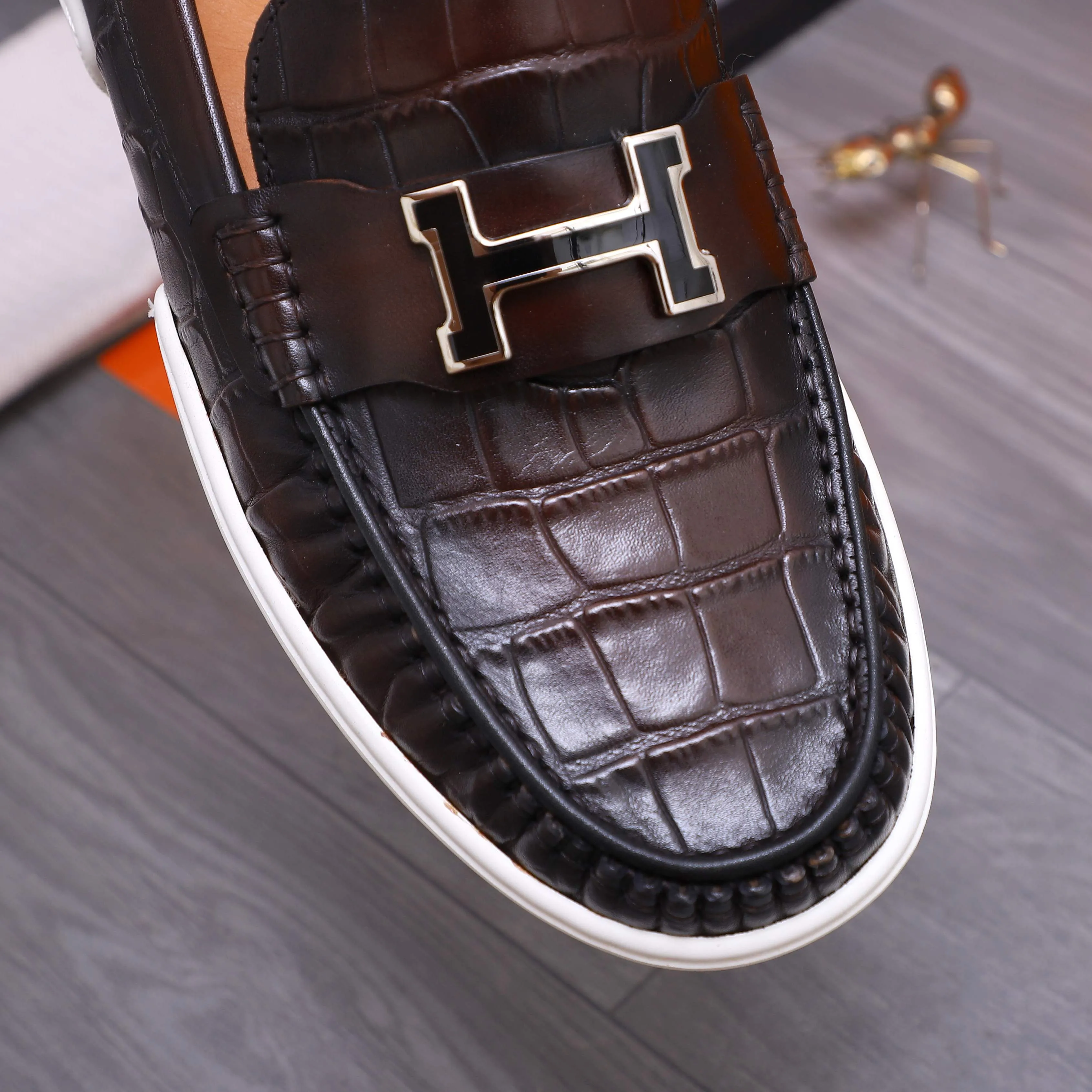 Men's shoes 💰500 Product trademark: HERMES "Hermes" casual slip-on leather shoes Regular size: 38-46 (45.46 custom-made, non-returnable) Product materials: Selected high-quality stone grain cowhide upper, cowhide lining, original outsole